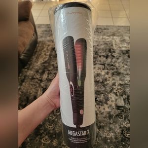 NUME Megastar X straightener